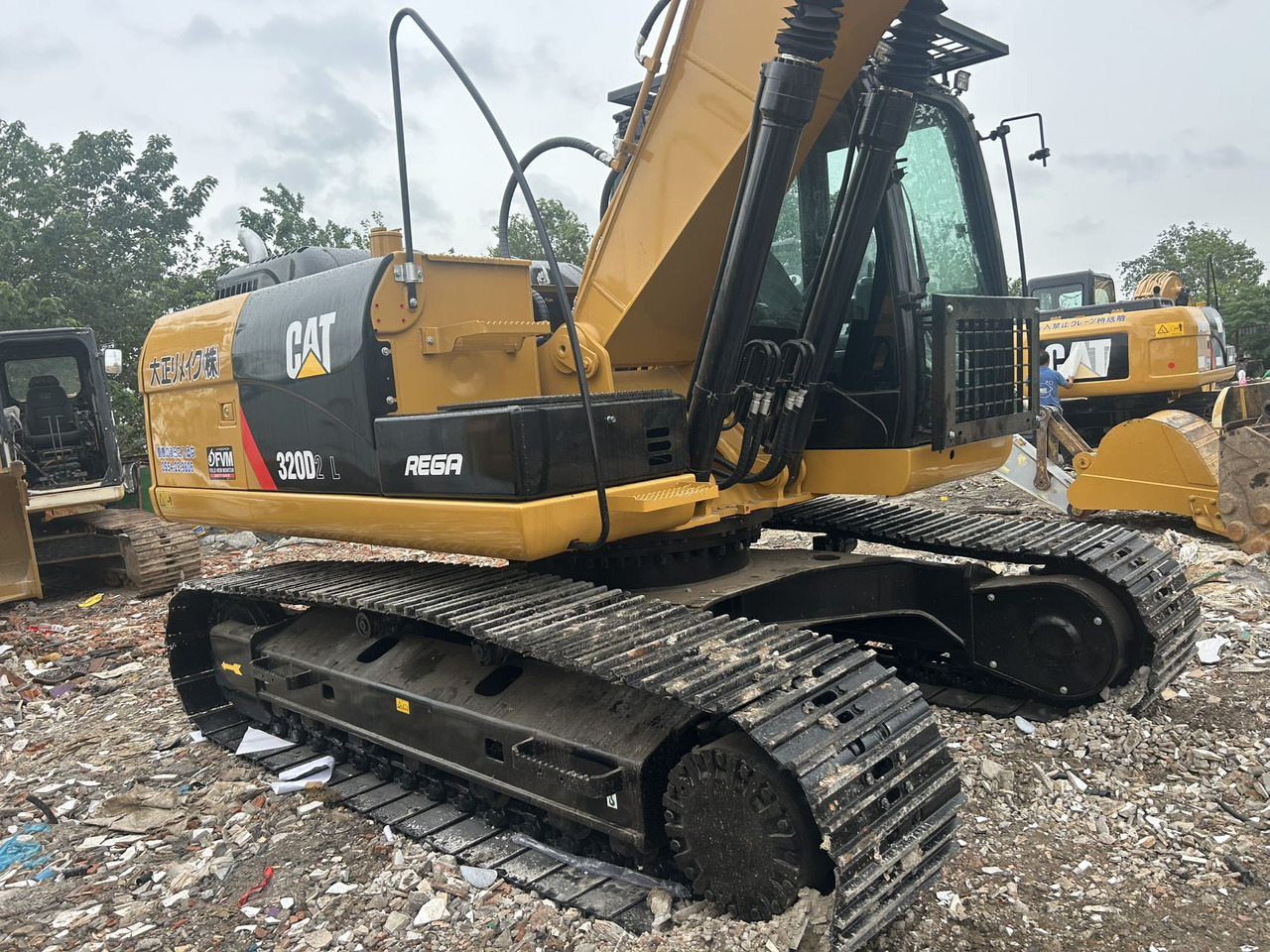 CATERPILLAR used 320d excavator with excellent performance - Escavatore cingolato: foto 4 CATERPILLAR used 320d excavator with excellent performance - Escavatore cingolato: foto 4