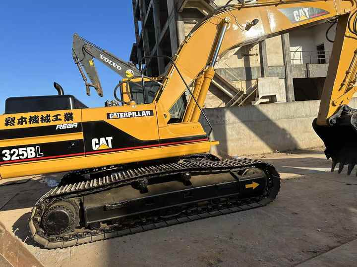Escavatore Cat325B Low Working Time CAT 320 325D 315D Excavator Caterpillar Used 25ton Cat325B Medium Size Digger [ Copy ]: foto 6