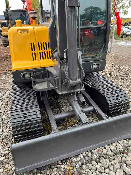 China Brand Used Volvo EC60D Mini Excavator 6ton Crawler Earth Digger Machine for Sale - Escavatore cingolato: foto 5 China Brand Used Volvo EC60D Mini Excavator 6ton Crawler Earth Digger Machine for Sale - Escavatore cingolato: foto 5