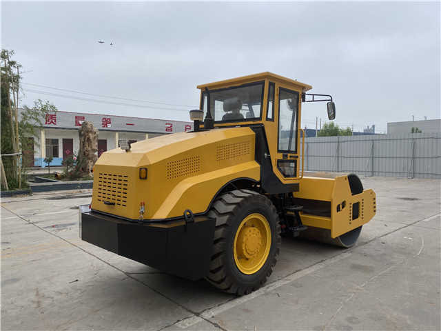China Made Small Size Road Roller , Brand New Roller , New Compactor Machines - Rullo compattatore/ Rullo compressore: foto 5 China Made Small Size Road Roller , Brand New Roller , New Compactor Machines - Rullo compattatore/ Rullo compressore: foto 5
