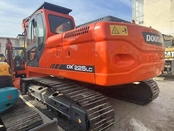 Doosan DX225LC Second-Hand Excavator | Korea Direct Import | 1-Year Warranty & Free Sea Shipping - Escavatore cingolato: foto 3 Doosan DX225LC Second-Hand Excavator | Korea Direct Import | 1-Year Warranty & Free Sea Shipping - Escavatore cingolato: foto 3