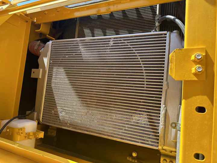 Durable and High Quality KOMATSU PC350 with Low Price Used Excavators PC300 PC350-8 PC350-7 PC400 PC500 PC450 for Sale in Stock - Escavatore: foto 2 Durable and High Quality KOMATSU PC350 with Low Price Used Excavators PC300 PC350-8 PC350-7 PC400 PC500 PC450 for Sale in Stock - Escavatore: foto 2