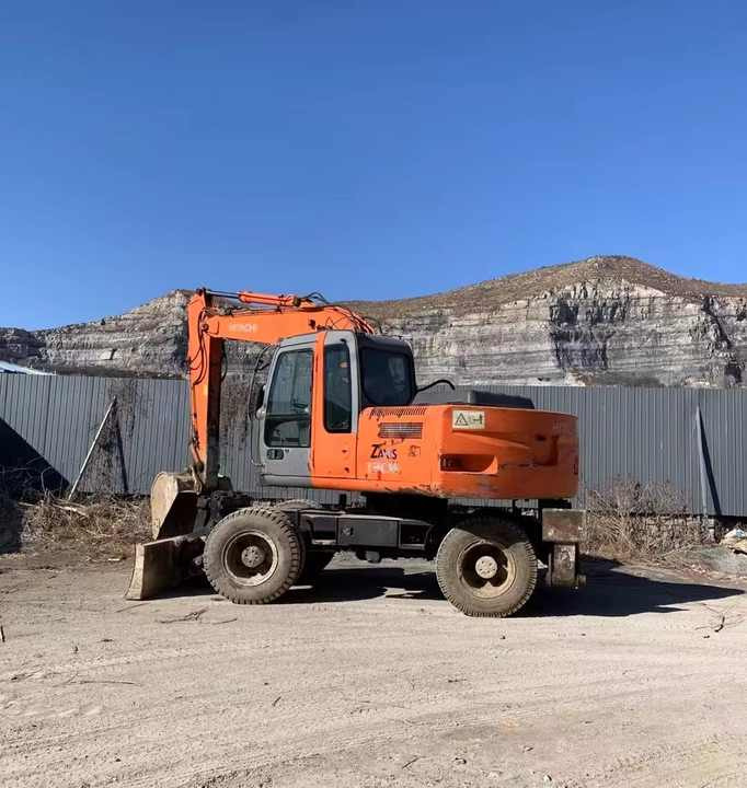 HITACHI ZX300 Excavator, Original Japan Surplus Hitachi ZX300 for Sale - Escavatore: foto 2 HITACHI ZX300 Excavator, Original Japan Surplus Hitachi ZX300 for Sale - Escavatore: foto 2