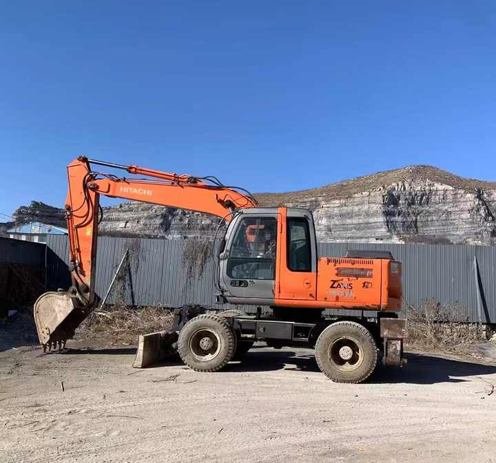 HITACHI ZX300 Excavator, Original Japan Surplus Hitachi ZX300 for Sale - Escavatore: foto 1 HITACHI ZX300 Excavator, Original Japan Surplus Hitachi ZX300 for Sale - Escavatore: foto 1