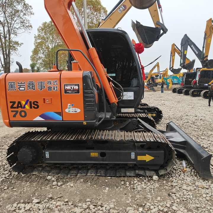 HITACHI ZX70 Original Japan Surplus Hitachi ZX70 for Sale - Escavatore cingolato: foto 2 HITACHI ZX70 Original Japan Surplus Hitachi ZX70 for Sale - Escavatore cingolato: foto 2