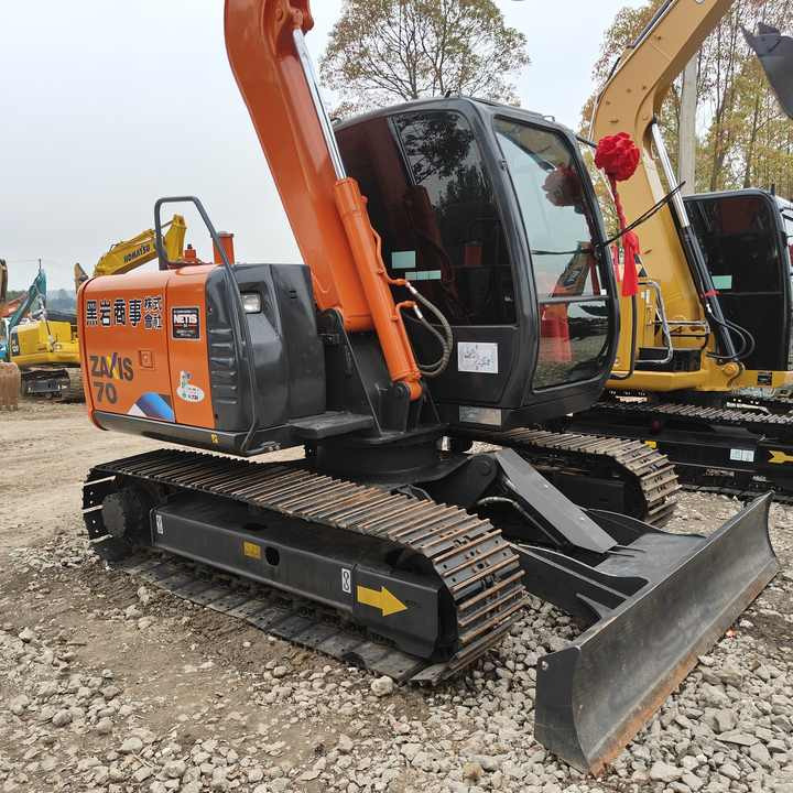 HITACHI ZX70 Original Japan Surplus Hitachi ZX70 for Sale - Escavatore cingolato: foto 1 HITACHI ZX70 Original Japan Surplus Hitachi ZX70 for Sale - Escavatore cingolato: foto 1