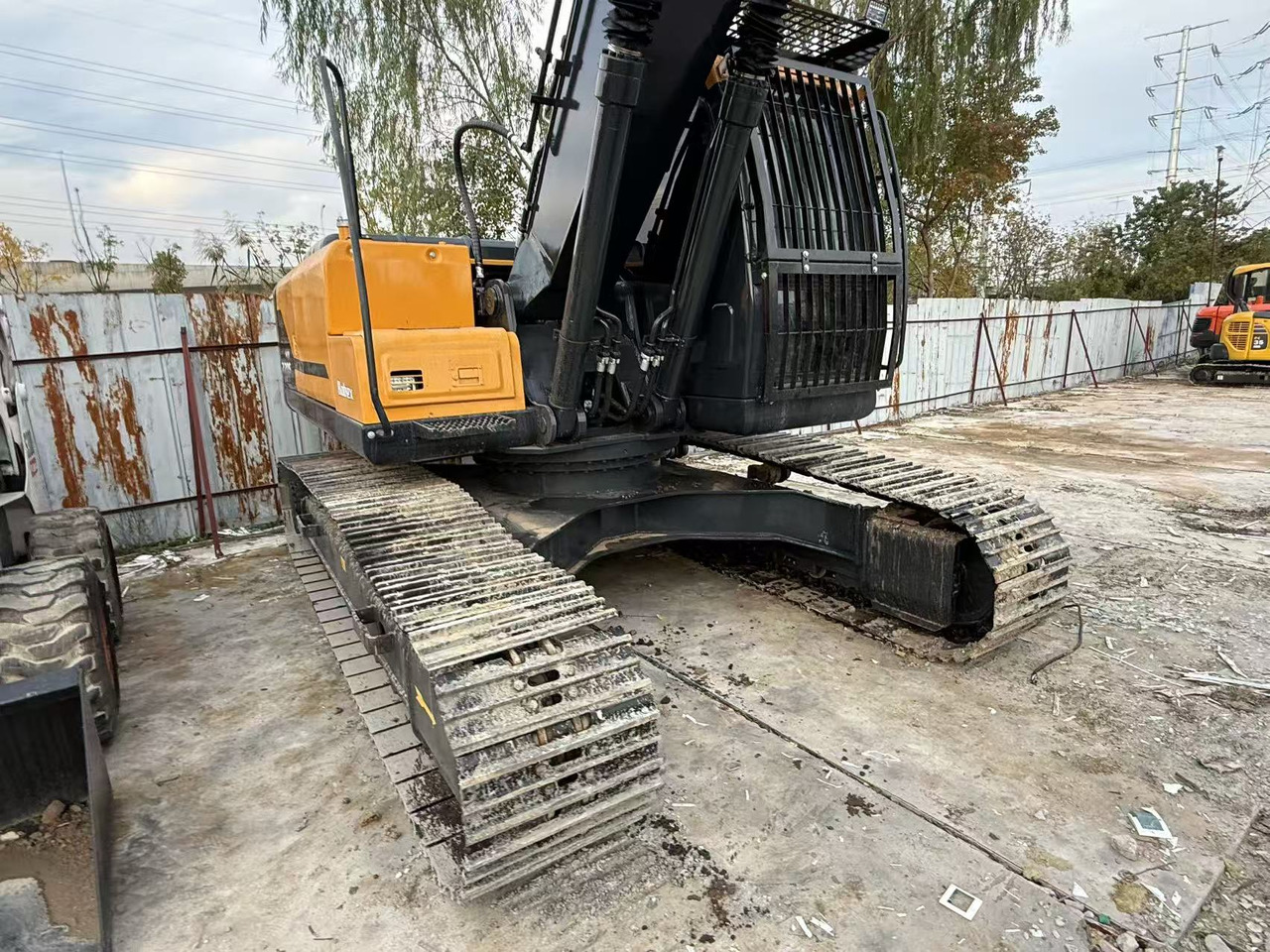 HYUNDAI Used Hyundai excavator 220-9 2022 model, engine, gear pump, Korean brand, excellent condition, low hourly rate, 52,000 kg operating weight. - Miniescavatore: foto 3 HYUNDAI Used Hyundai excavator 220-9 2022 model, engine, gear pump, Korean brand, excellent condition, low hourly rate, 52,000 kg operating weight. - Miniescavatore: foto 3