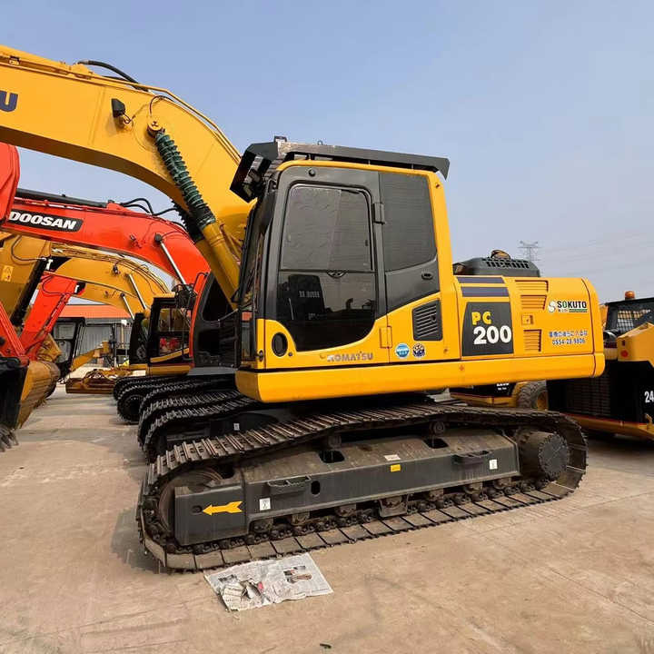 PC200-8 Low Working Hour Second Hand 20 Ton Excavator Komatsu Pc200-8 Crawler Excavator Used Komatsu Excavator PC200-8N1 - Escavatore: foto 1 PC200-8 Low Working Hour Second Hand 20 Ton Excavator Komatsu Pc200-8 Crawler Excavator Used Komatsu Excavator PC200-8N1 - Escavatore: foto 1