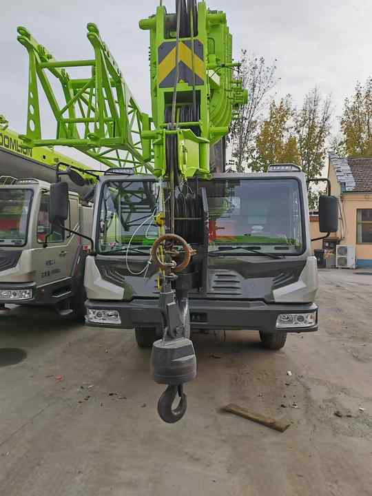 Second Hand ZOOMLION 25 Ton ZTC250V531 30 Ton ZTC300V532 70 Ton ZTC700H6 Hydraulmic Mobile Truck Crane on Sale - Autogru: foto 2 Second Hand ZOOMLION 25 Ton ZTC250V531 30 Ton ZTC300V532 70 Ton ZTC700H6 Hydraulmic Mobile Truck Crane on Sale - Autogru: foto 2