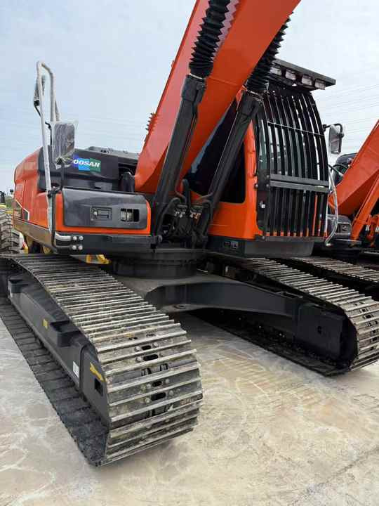 Used Doosan DX225LC-9C Hydraulic Excavator 25 Ton Doosan Dx225 Crawler Excavator with Excellent Performance Low Price for Sale - Escavatore: foto 5 Used Doosan DX225LC-9C Hydraulic Excavator 25 Ton Doosan Dx225 Crawler Excavator with Excellent Performance Low Price for Sale - Escavatore: foto 5
