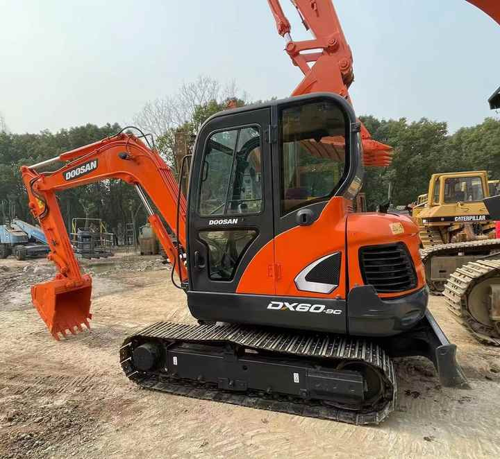 Used Doosan DX60-9c Excavator | Low Hours | Robust Undercarriage | Global Shipping | Discounted Price - Escavatore: foto 4 Used Doosan DX60-9c Excavator | Low Hours | Robust Undercarriage | Global Shipping | Discounted Price - Escavatore: foto 4
