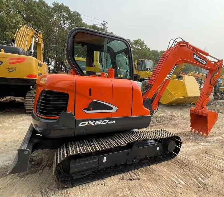 Used Doosan DX60-9c Excavator | Low Hours | Robust Undercarriage | Global Shipping | Discounted Price - Escavatore: foto 1 Used Doosan DX60-9c Excavator | Low Hours | Robust Undercarriage | Global Shipping | Discounted Price - Escavatore: foto 1