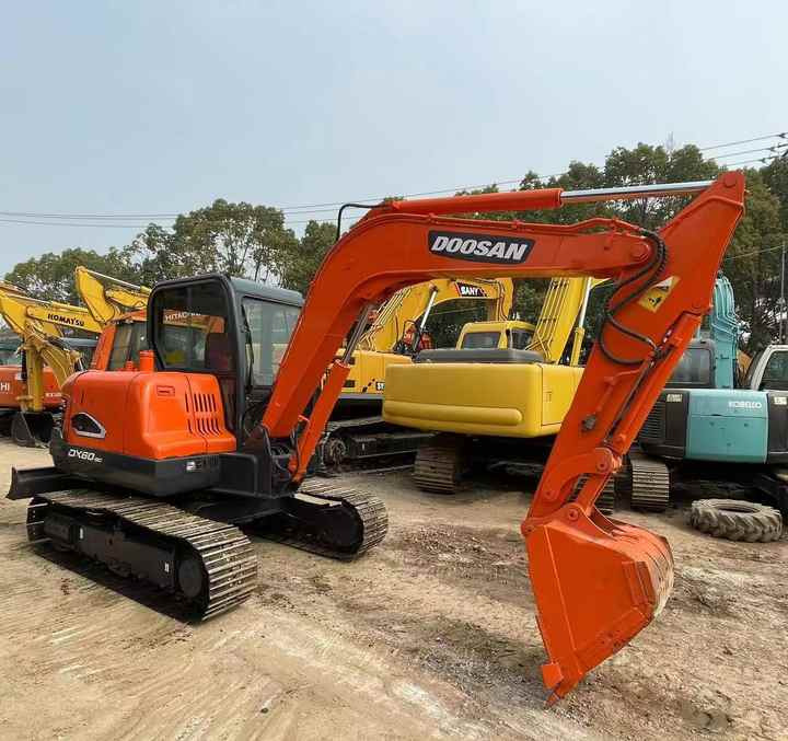 Used Doosan DX60-9c Excavator | Low Hours | Robust Undercarriage | Global Shipping | Discounted Price - Escavatore: foto 5 Used Doosan DX60-9c Excavator | Low Hours | Robust Undercarriage | Global Shipping | Discounted Price - Escavatore: foto 5