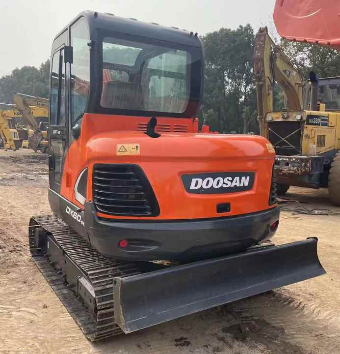 Used Doosan DX60-9c Excavator | Low Hours | Robust Undercarriage | Global Shipping | Discounted Price - Escavatore: foto 3 Used Doosan DX60-9c Excavator | Low Hours | Robust Undercarriage | Global Shipping | Discounted Price - Escavatore: foto 3