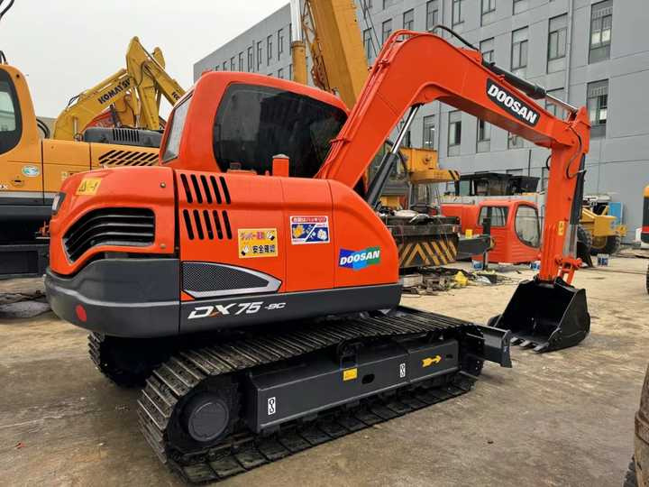 Used Excavator Doosan DX70 75 Excavator Second Hand Digger Used Machinery 7 Ton Used Hydraulic Crawler Excavator - Escavatore: foto 3 Used Excavator Doosan DX70 75 Excavator Second Hand Digger Used Machinery 7 Ton Used Hydraulic Crawler Excavator - Escavatore: foto 3