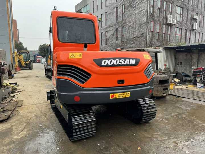 Used Excavator Doosan DX70 75 Excavator Second Hand Digger Used Machinery 7 Ton Used Hydraulic Crawler Excavator - Escavatore: foto 5 Used Excavator Doosan DX70 75 Excavator Second Hand Digger Used Machinery 7 Ton Used Hydraulic Crawler Excavator - Escavatore: foto 5