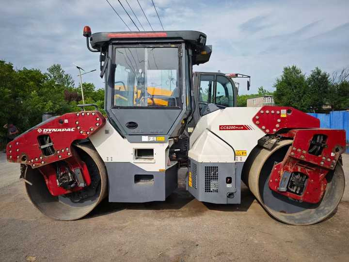 Used Original Dynapac CC5200 Double Drum Vibratory Roller Dynapac 5200 15 Tons Compactor Roller Road Machinery on Sale - Rullo stradale: foto 2 Used Original Dynapac CC5200 Double Drum Vibratory Roller Dynapac 5200 15 Tons Compactor Roller Road Machinery on Sale - Rullo stradale: foto 2