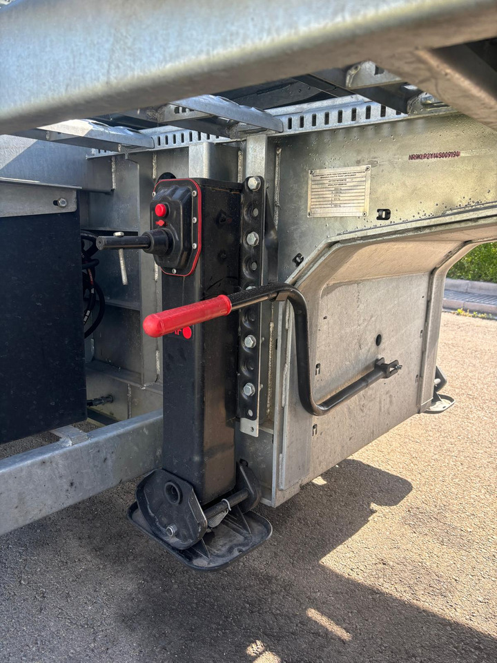 Camion bisarca nuovo MAN TGX: foto 9 Camion bisarca nuovo MAN TGX: foto 9