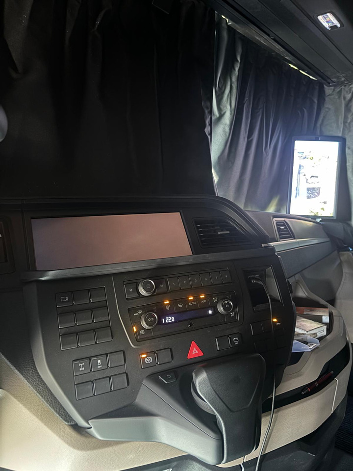 Camion bisarca nuovo MAN TGX: foto 8 Camion bisarca nuovo MAN TGX: foto 8