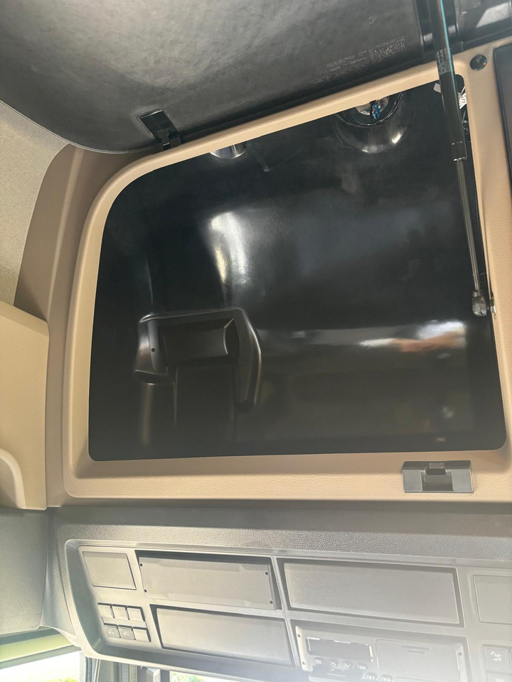 Camion bisarca nuovo MAN TGX: foto 11 Camion bisarca nuovo MAN TGX: foto 11