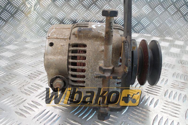 Alternator Denso QSB3.3 600-861-6510/C6008611611 - Alternatore per Macchina da cantiere: foto 1 Alternator Denso QSB3.3 600-861-6510/C6008611611 - Alternatore per Macchina da cantiere: foto 1