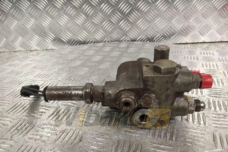 Case 921C - Valvola idraulica per Macchina da cantiere: foto 1 Case 921C - Valvola idraulica per Macchina da cantiere: foto 1