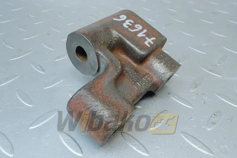 Deutz 02249876R - Supporto motore per Macchina da cantiere: foto 1 Deutz 02249876R - Supporto motore per Macchina da cantiere: foto 1