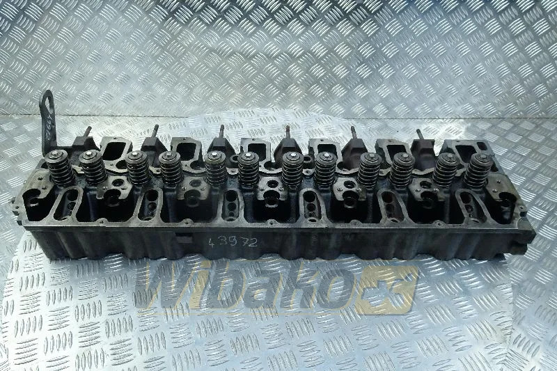 Deutz 04258234 - Testa cilindri per Macchina da cantiere: foto 1 Deutz 04258234 - Testa cilindri per Macchina da cantiere: foto 1