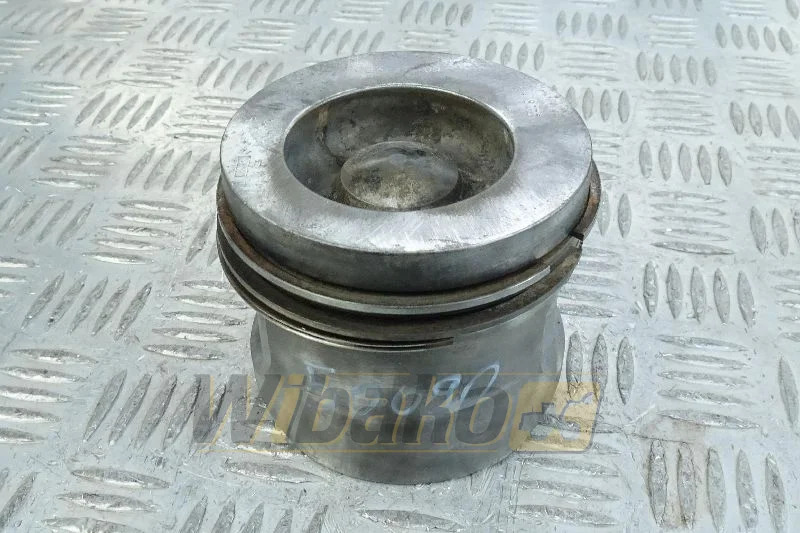 Deutz 04501366 - Pistoni/ Anelli/ Boccole per Macchina da cantiere: foto 1 Deutz 04501366 - Pistoni/ Anelli/ Boccole per Macchina da cantiere: foto 1