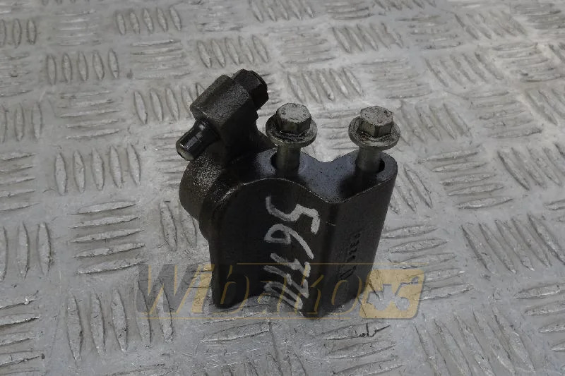 Deutz 04515733 - Testa cilindri per Macchina da cantiere: foto 1 Deutz 04515733 - Testa cilindri per Macchina da cantiere: foto 1