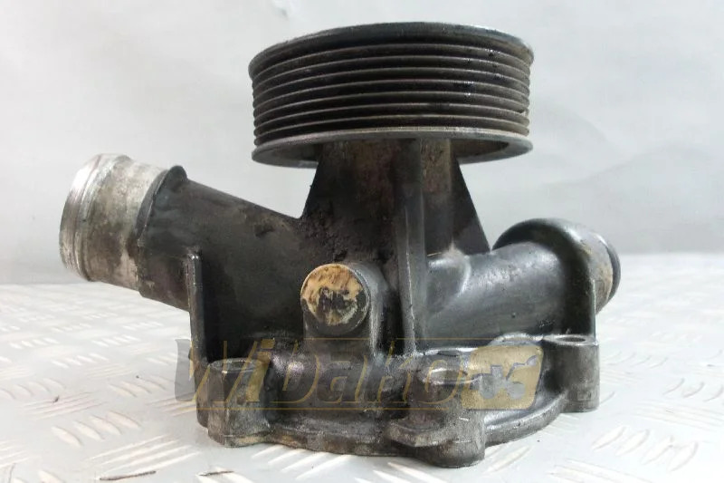 Deutz TCD2012 72S7546 - Pompa acqua: foto 1 Deutz TCD2012 72S7546 - Pompa acqua: foto 1