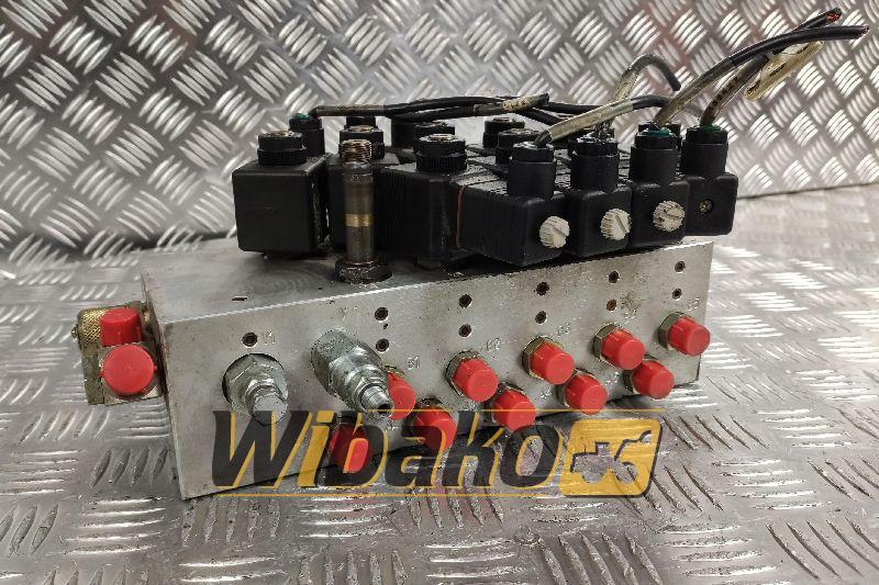 Valves set JCB JS220 16551000 - Valvola idraulica per Macchina da cantiere: foto 1 Valves set JCB JS220 16551000 - Valvola idraulica per Macchina da cantiere: foto 1