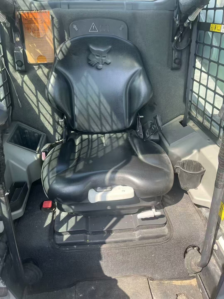 Piattaforma a pantografo BOBCAT T770: foto 9