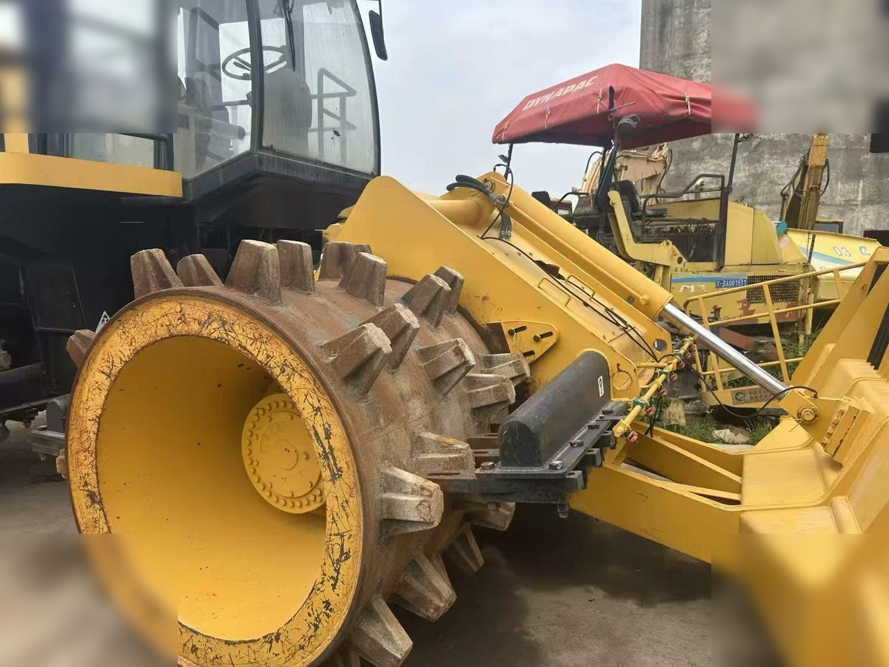 CATERPILLAR 816A - Rullo compattatore/ Rullo compressore: foto 2 CATERPILLAR 816A - Rullo compattatore/ Rullo compressore: foto 2