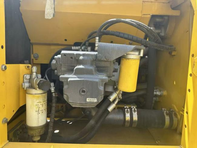KOMATSU 200-8 - Escavatore cingolato: foto 3 KOMATSU 200-8 - Escavatore cingolato: foto 3