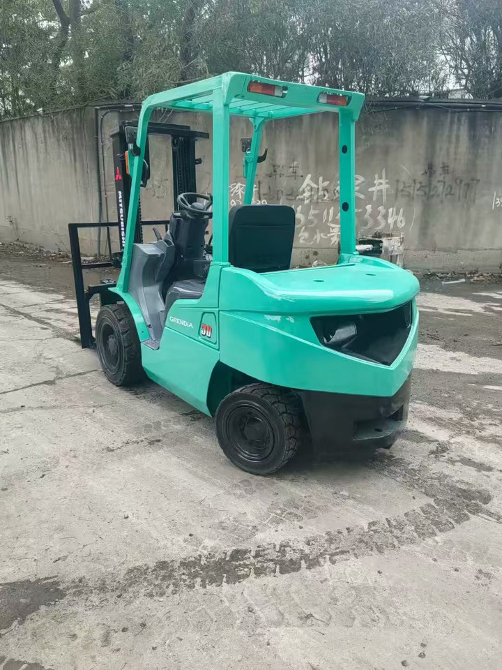 MITSUBISHI 3-ton - Elevatore verticale: foto 3 MITSUBISHI 3-ton - Elevatore verticale: foto 3