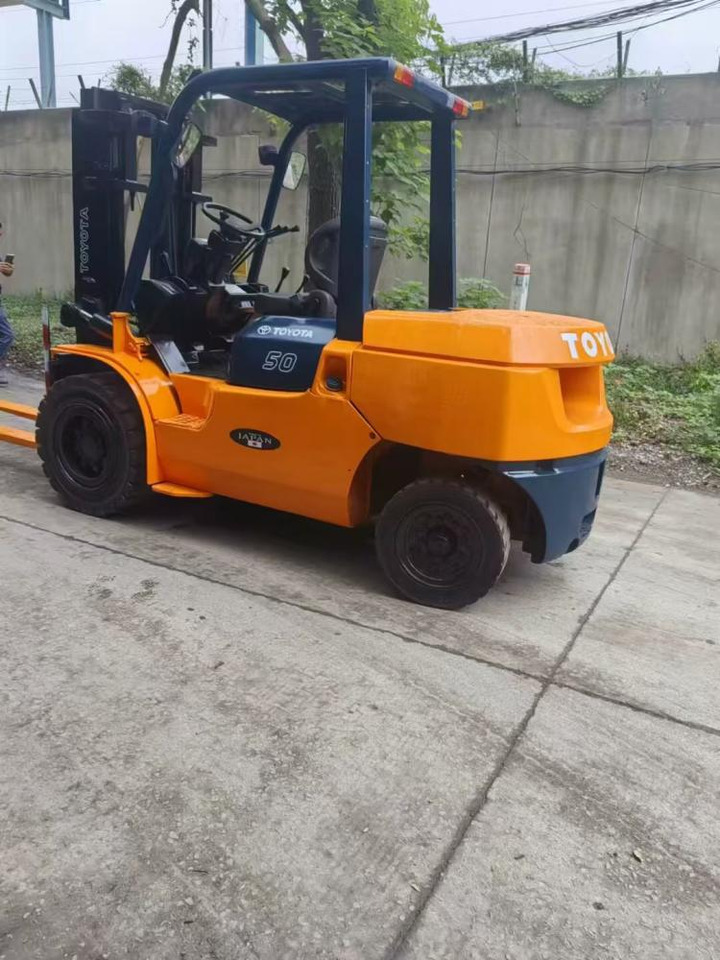 TOYATA 5-TON - Elevatore verticale: foto 3 TOYATA 5-TON - Elevatore verticale: foto 3