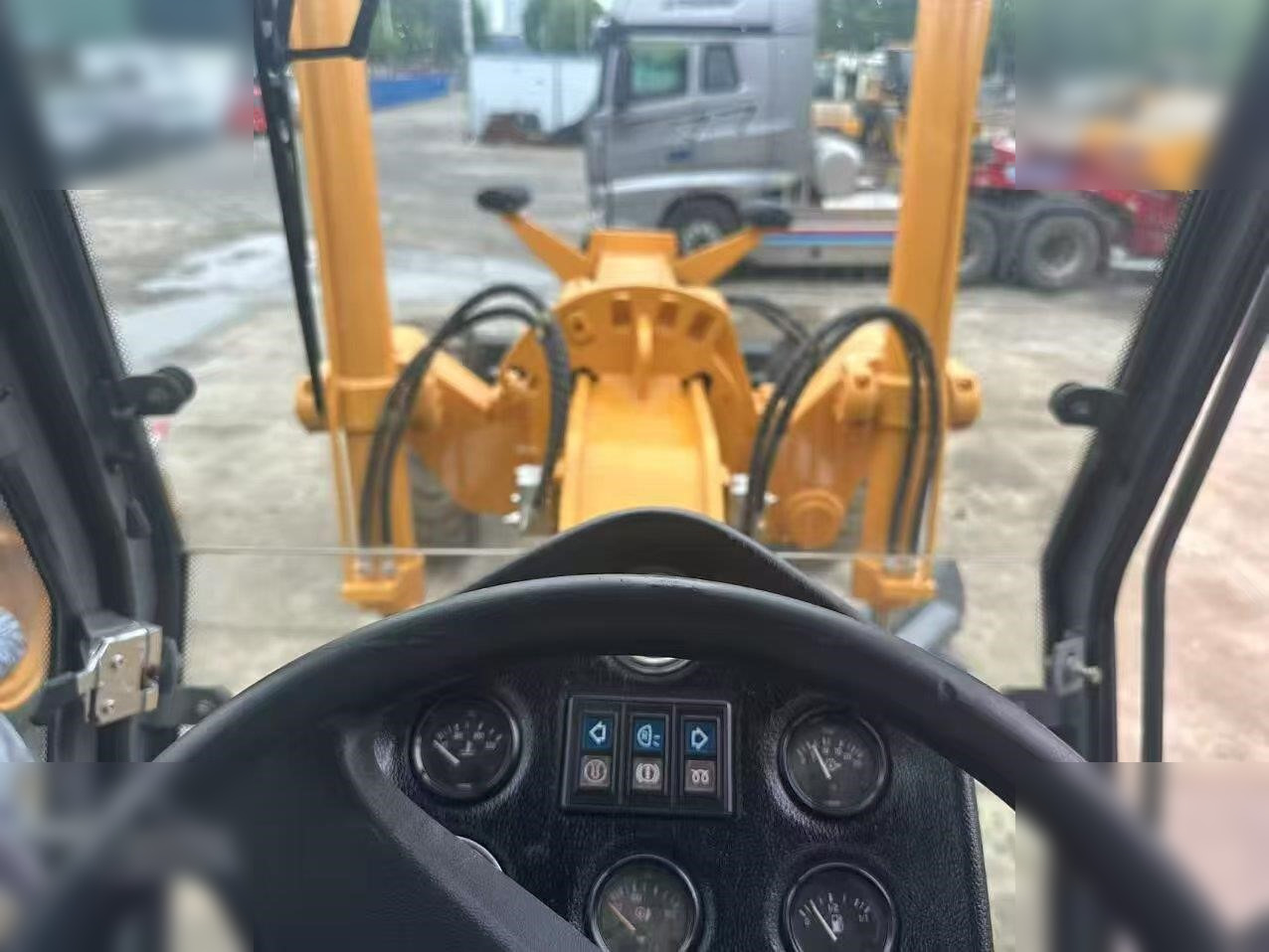 XCMG GR2153 - Grader: foto 3 XCMG GR2153 - Grader: foto 3