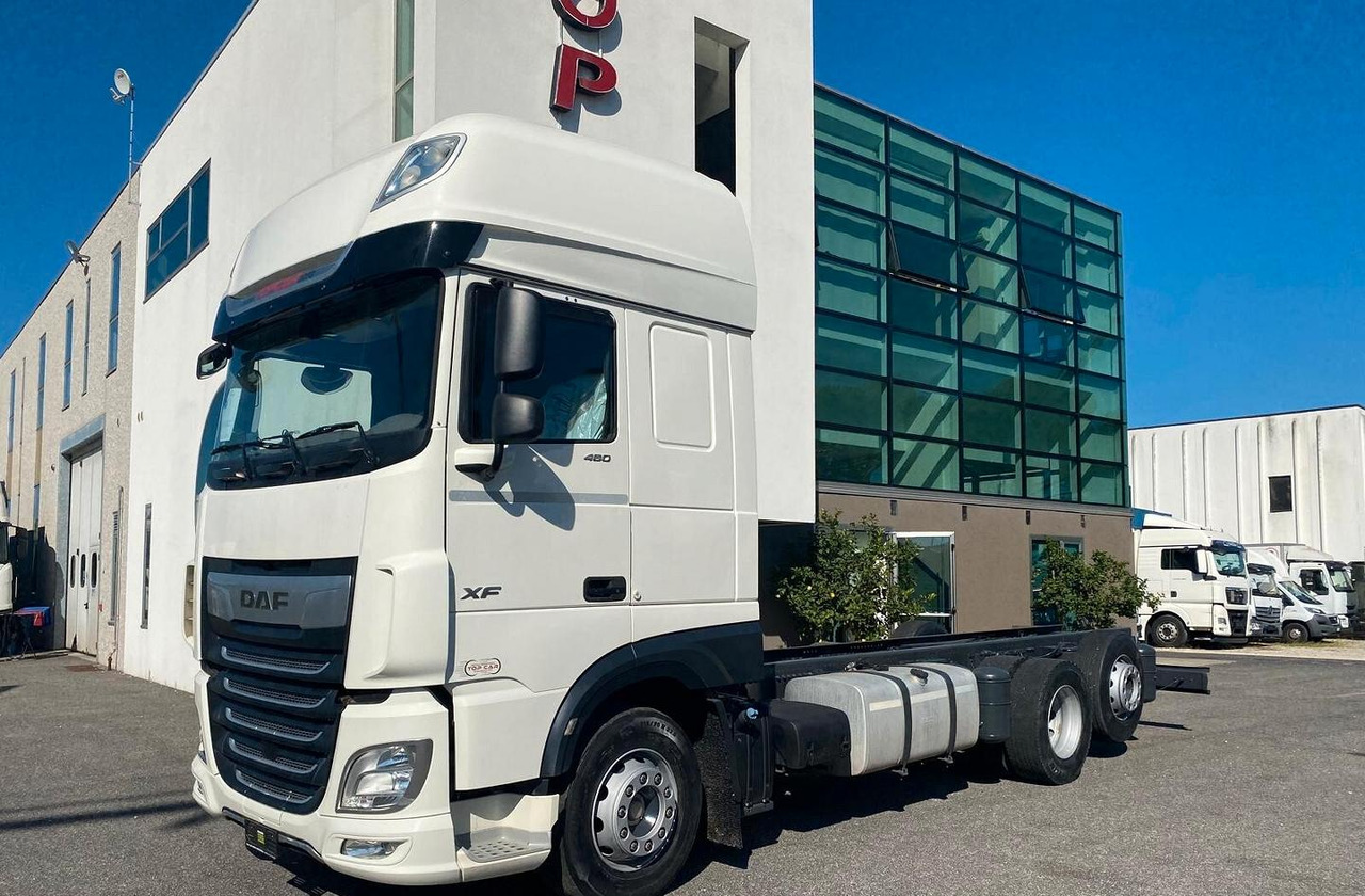 DAF XF 480 FT FULL PNEUMATIC 2019 - Autocarro telaio: foto 1 DAF XF 480 FT FULL PNEUMATIC 2019 - Autocarro telaio: foto 1