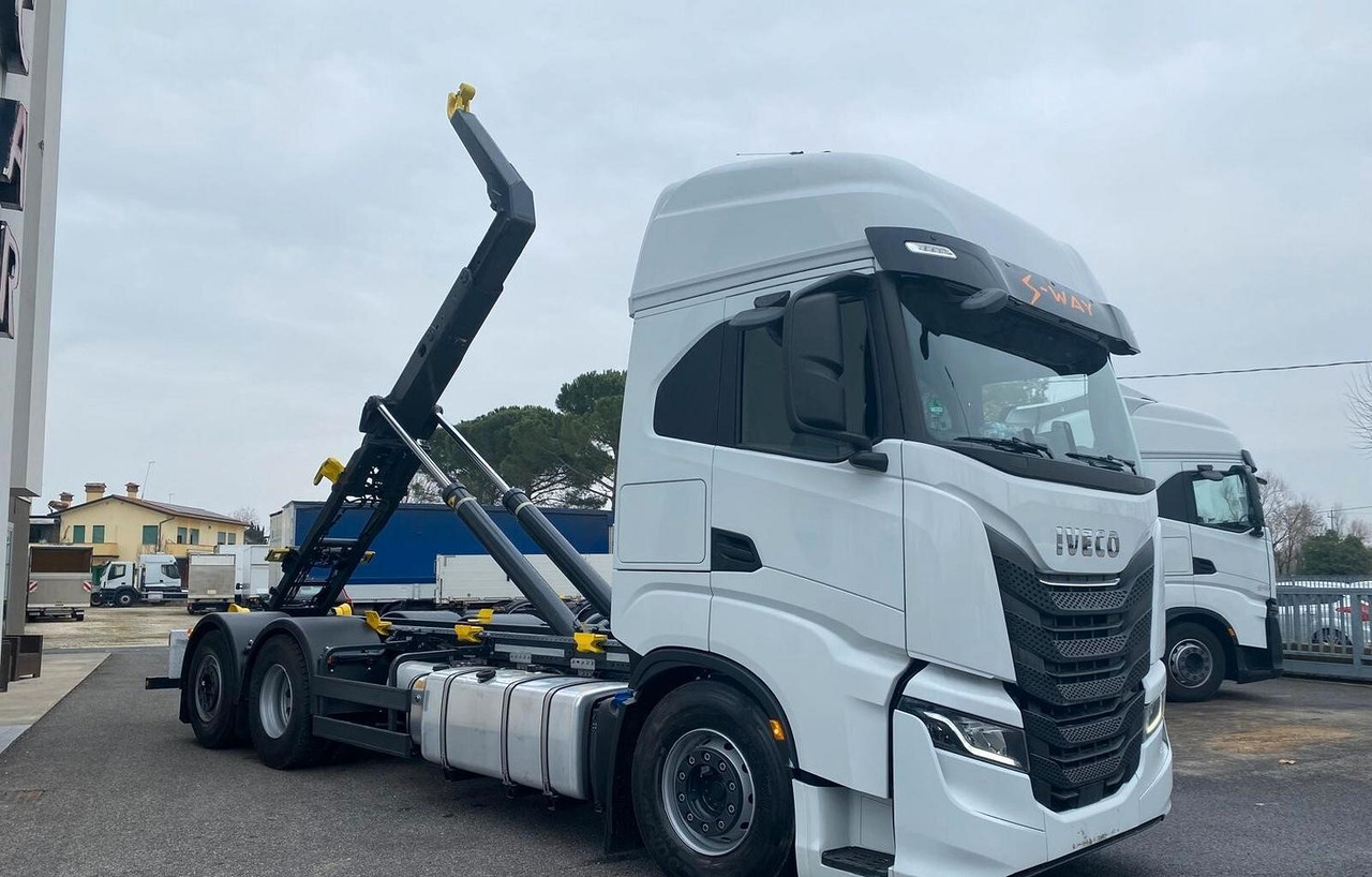 IVECO S-WAY 480 SCARRABILE FULL PNEUMATIC EURO 6 - Autocarro scarrabile: foto 3 IVECO S-WAY 480 SCARRABILE FULL PNEUMATIC EURO 6 - Autocarro scarrabile: foto 3
