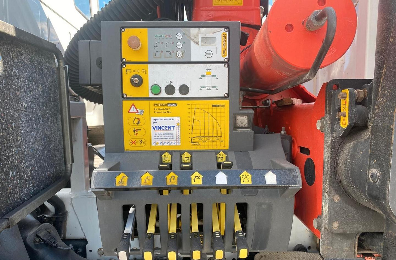 IVECO STRALIS AD260S36 CASSONE FISSO E GRU - Autocarro con pianale/ Cassone fisso, Camion con gru: foto 4 IVECO STRALIS AD260S36 CASSONE FISSO E GRU - Autocarro con pianale/ Cassone fisso, Camion con gru: foto 4