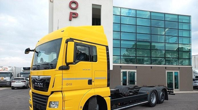 MAN TGX 26.500 EURO 6 2019 A TELAIO FULL OPTIONAL - Autocarro telaio: foto 1 MAN TGX 26.500 EURO 6 2019 A TELAIO FULL OPTIONAL - Autocarro telaio: foto 1