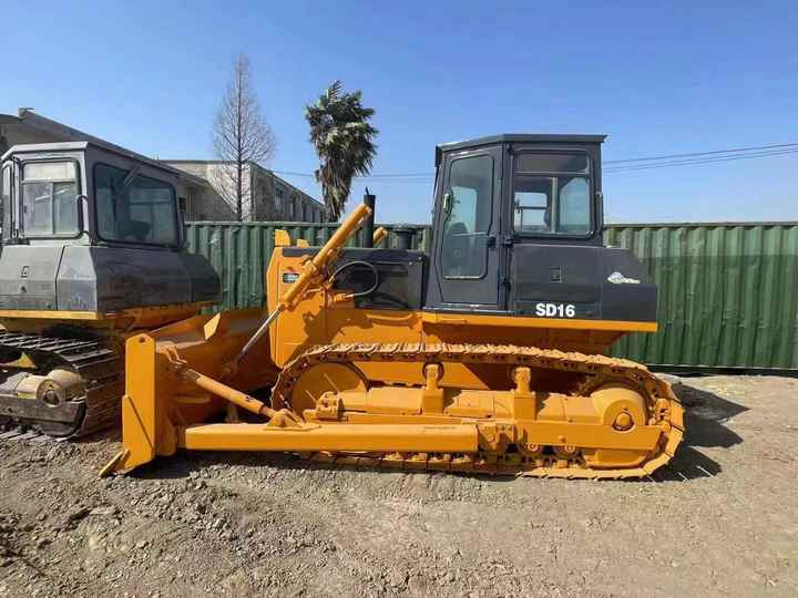 80% new low price Used shantui sd16 dozer excellent performance for sale used shantui sd16/sd22/sd32 bulldozer in stock - Bulldozer: foto 5 80% new low price Used shantui sd16 dozer excellent performance for sale used shantui sd16/sd22/sd32 bulldozer in stock - Bulldozer: foto 5