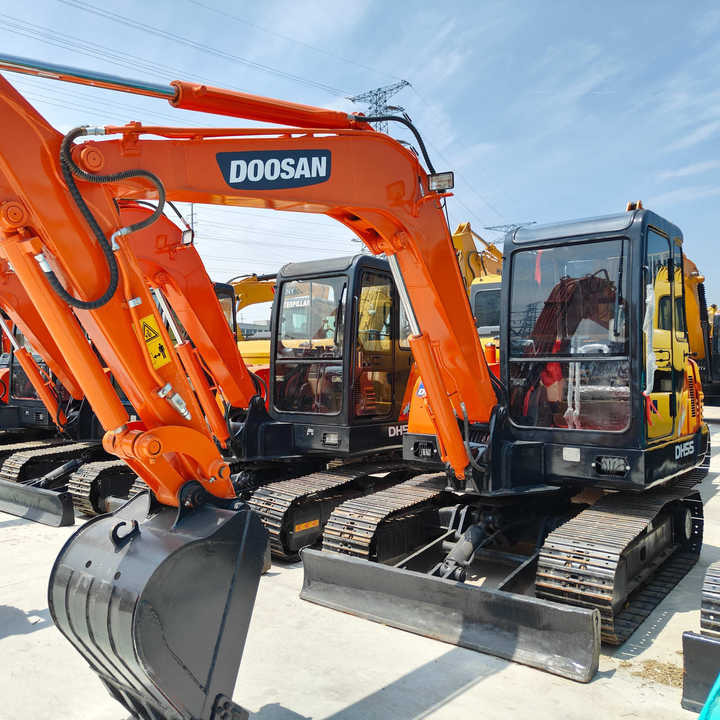 90% New Mini Excavator Doosan DH55, 5-Ton Mini Used Doosan Excavator with Low Price and Good Quality - Miniescavatore: foto 1 90% New Mini Excavator Doosan DH55, 5-Ton Mini Used Doosan Excavator with Low Price and Good Quality - Miniescavatore: foto 1