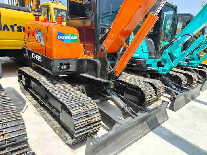 90% New Mini Excavator Doosan DH55, 5-Ton Mini Used Doosan Excavator with Low Price and Good Quality - Miniescavatore: foto 5 90% New Mini Excavator Doosan DH55, 5-Ton Mini Used Doosan Excavator with Low Price and Good Quality - Miniescavatore: foto 5