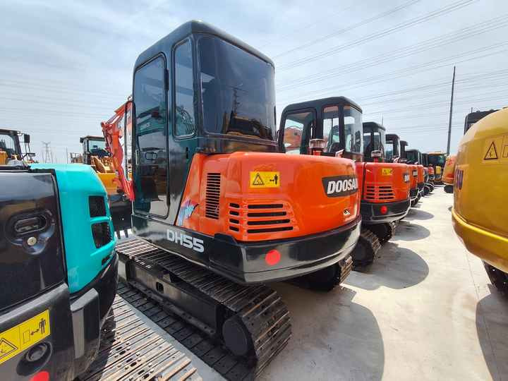 90% New Mini Excavator Doosan DH55, 5-Ton Mini Used Doosan Excavator with Low Price and Good Quality - Miniescavatore: foto 3 90% New Mini Excavator Doosan DH55, 5-Ton Mini Used Doosan Excavator with Low Price and Good Quality - Miniescavatore: foto 3