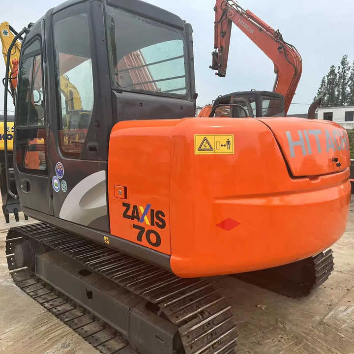 HITACHI ZX70 Original Japan Surplus Hitachi ZX70 for Sale - Escavatore cingolato: foto 1 HITACHI ZX70 Original Japan Surplus Hitachi ZX70 for Sale - Escavatore cingolato: foto 1
