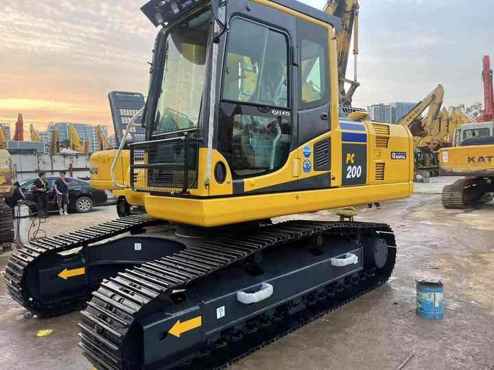 PC200-8 Low Working Hour Second Hand 20 Ton Excavator Komatsu Pc200-8 Crawler Excavator Used Komatsu Excavator PC200-8N1 - Escavatore: foto 4 PC200-8 Low Working Hour Second Hand 20 Ton Excavator Komatsu Pc200-8 Crawler Excavator Used Komatsu Excavator PC200-8N1 - Escavatore: foto 4