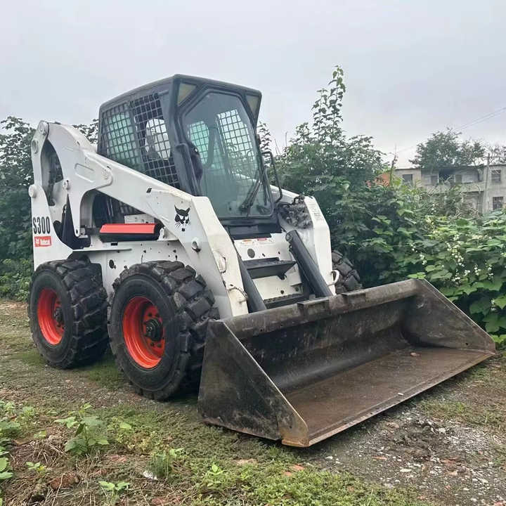 Second Hand BOBCAT S300 Skid-steer Loader with Very Good Performance Is for Sale at a Low Price - Minipala: foto 1 Second Hand BOBCAT S300 Skid-steer Loader with Very Good Performance Is for Sale at a Low Price - Minipala: foto 1