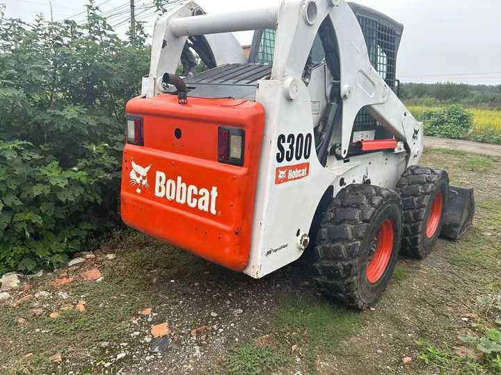 Second Hand BOBCAT S300 Skid-steer Loader with Very Good Performance Is for Sale at a Low Price - Minipala: foto 5 Second Hand BOBCAT S300 Skid-steer Loader with Very Good Performance Is for Sale at a Low Price - Minipala: foto 5